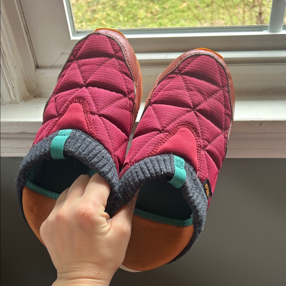 Teva ReEmber Slipper - Size 7